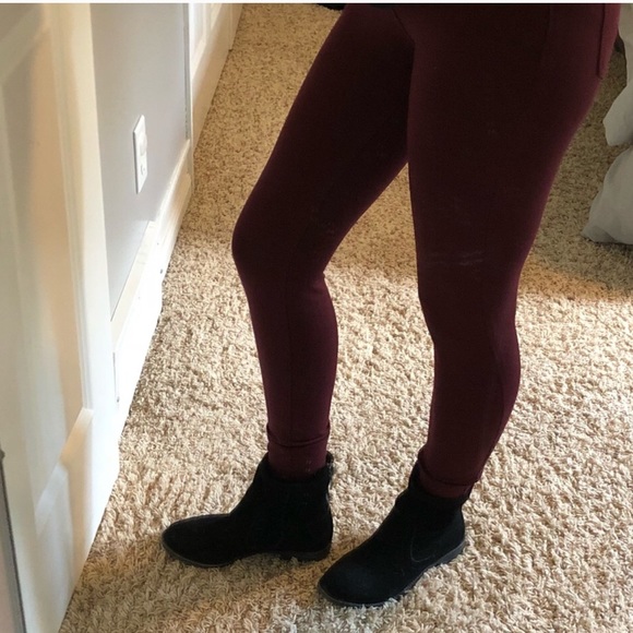 me too Black Suede Comfy EUC  Ankle Booties size 6 - Picture 5 of 7